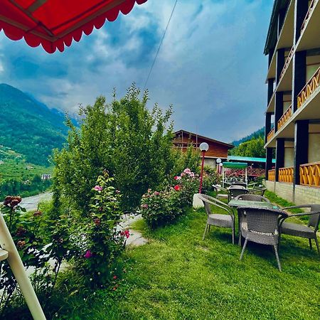 Naina Deventure Resort, Manali - Premium Rooms With Centrally Heated & Scenic View Exteriör bild