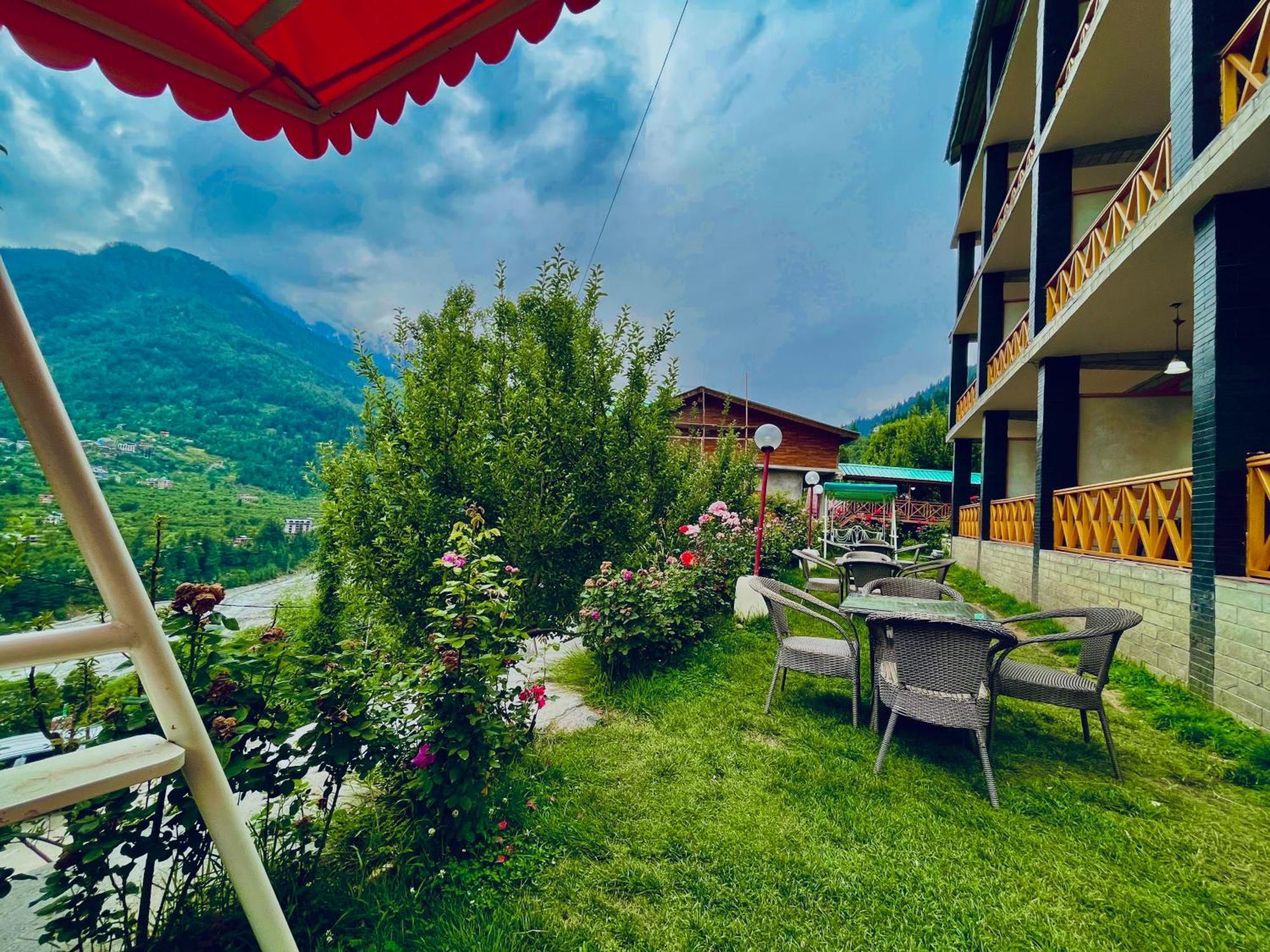 Naina Deventure Resort, Manali - Premium Rooms With Centrally Heated & Scenic View Exteriör bild