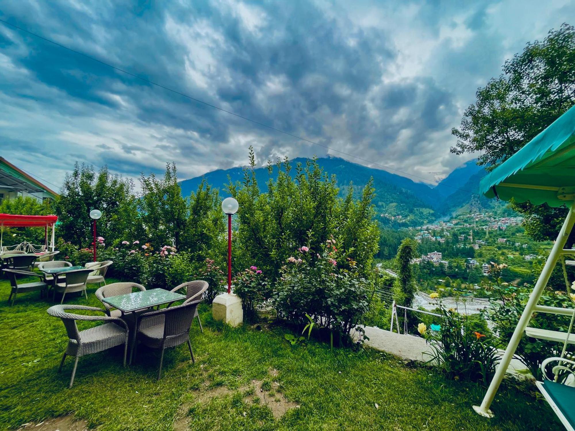 Naina Deventure Resort, Manali - Premium Rooms With Centrally Heated & Scenic View Exteriör bild