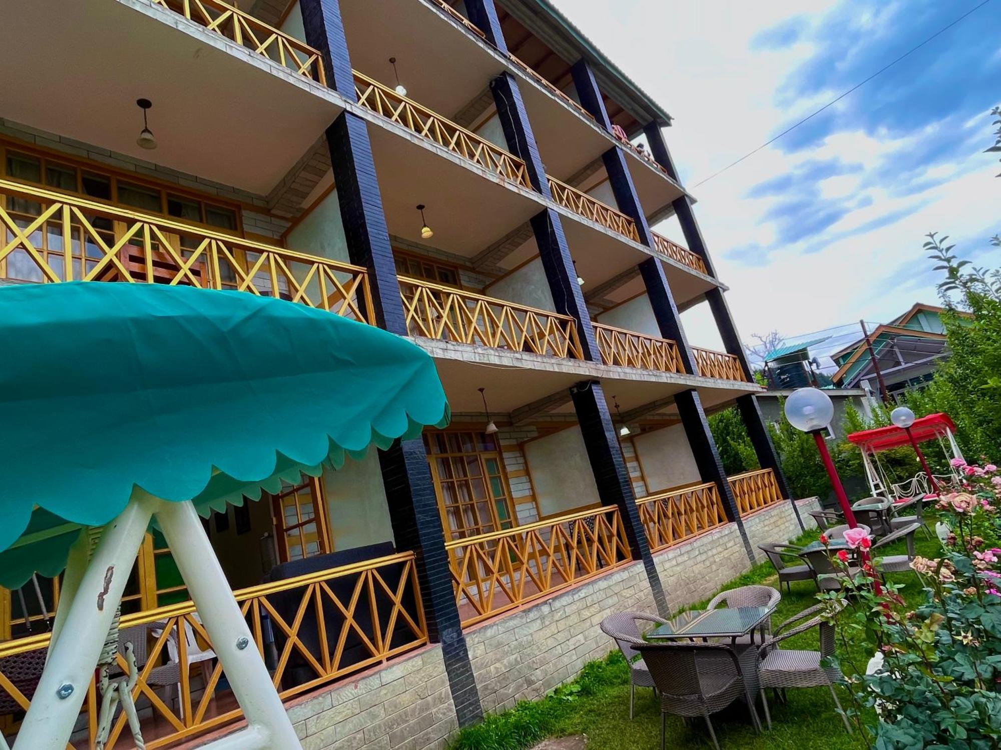 Naina Deventure Resort, Manali - Premium Rooms With Centrally Heated & Scenic View Exteriör bild