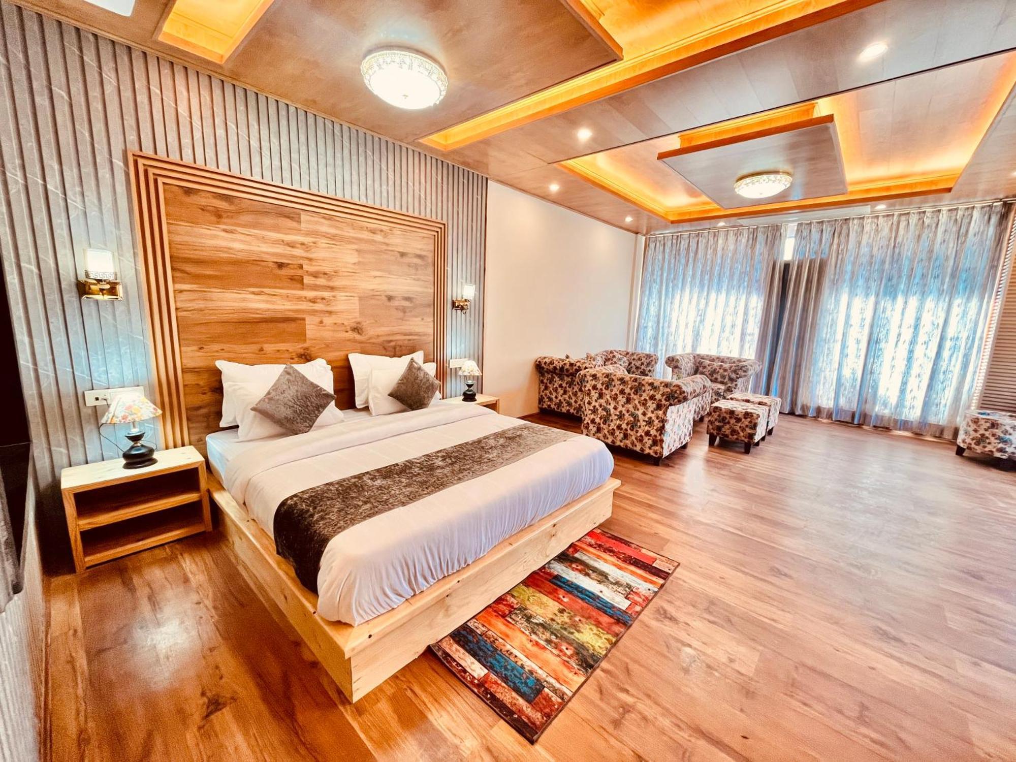 Naina Deventure Resort, Manali - Premium Rooms With Centrally Heated & Scenic View Exteriör bild