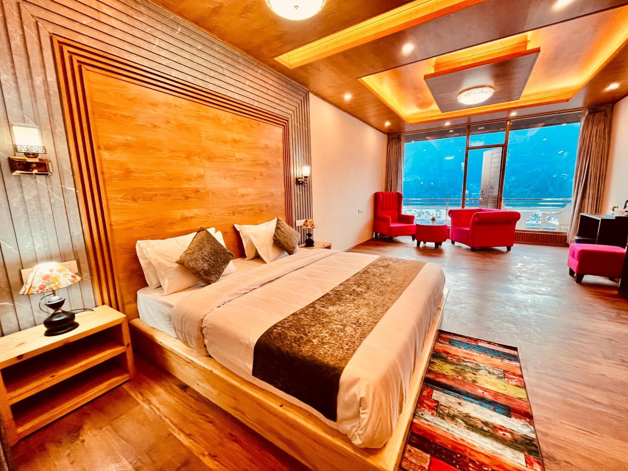 Naina Deventure Resort, Manali - Premium Rooms With Centrally Heated & Scenic View Exteriör bild