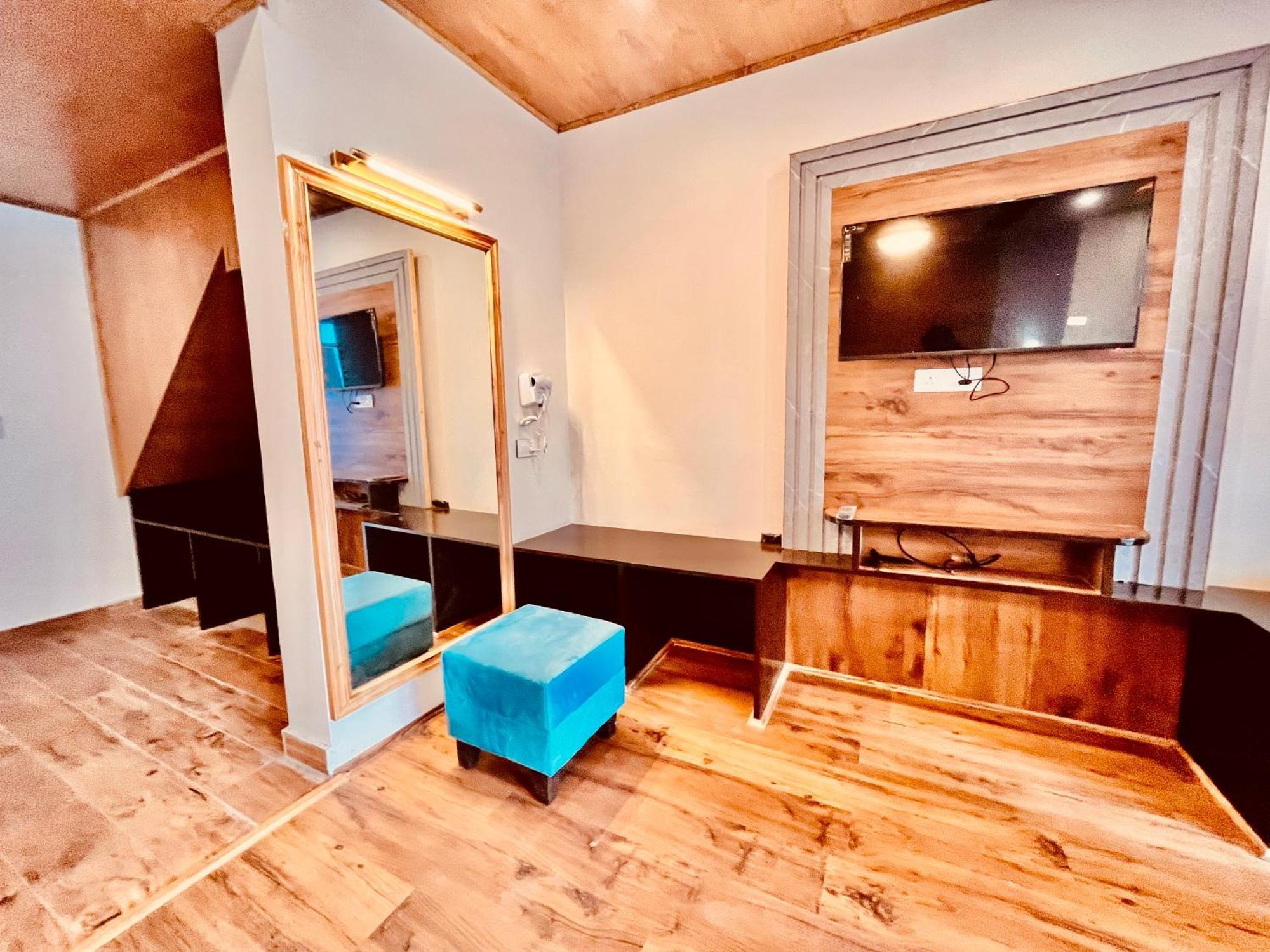 Naina Deventure Resort, Manali - Premium Rooms With Centrally Heated & Scenic View Exteriör bild