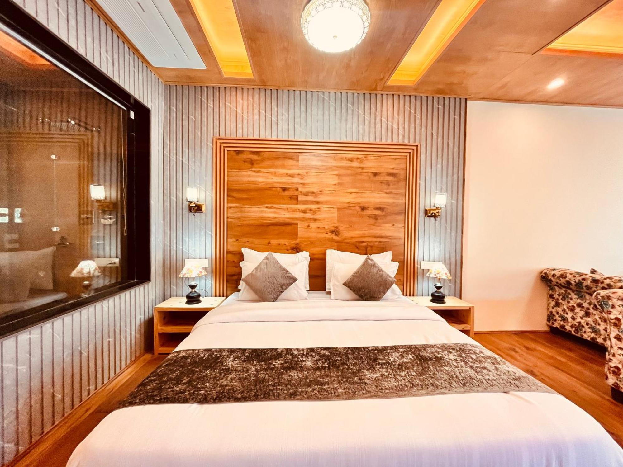 Naina Deventure Resort, Manali - Premium Rooms With Centrally Heated & Scenic View Exteriör bild