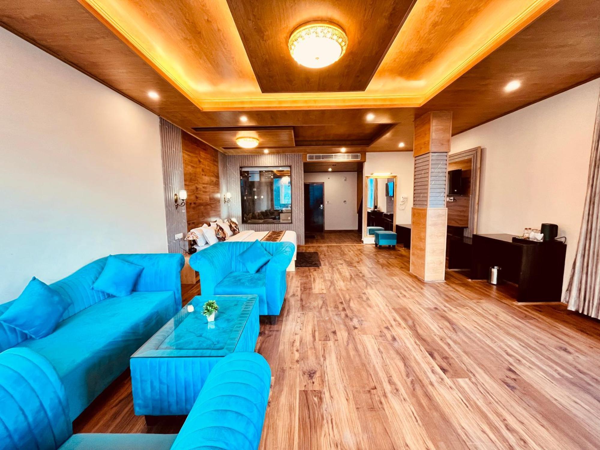 Naina Deventure Resort, Manali - Premium Rooms With Centrally Heated & Scenic View Exteriör bild